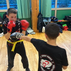 ADOLESCENTS 13-15 ANS ACCÈS TOUS CLUBS ILLIMITÉ 350€ + 37€ Licence & assurance en option
